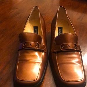 Gorgeous copper square toe loafers.